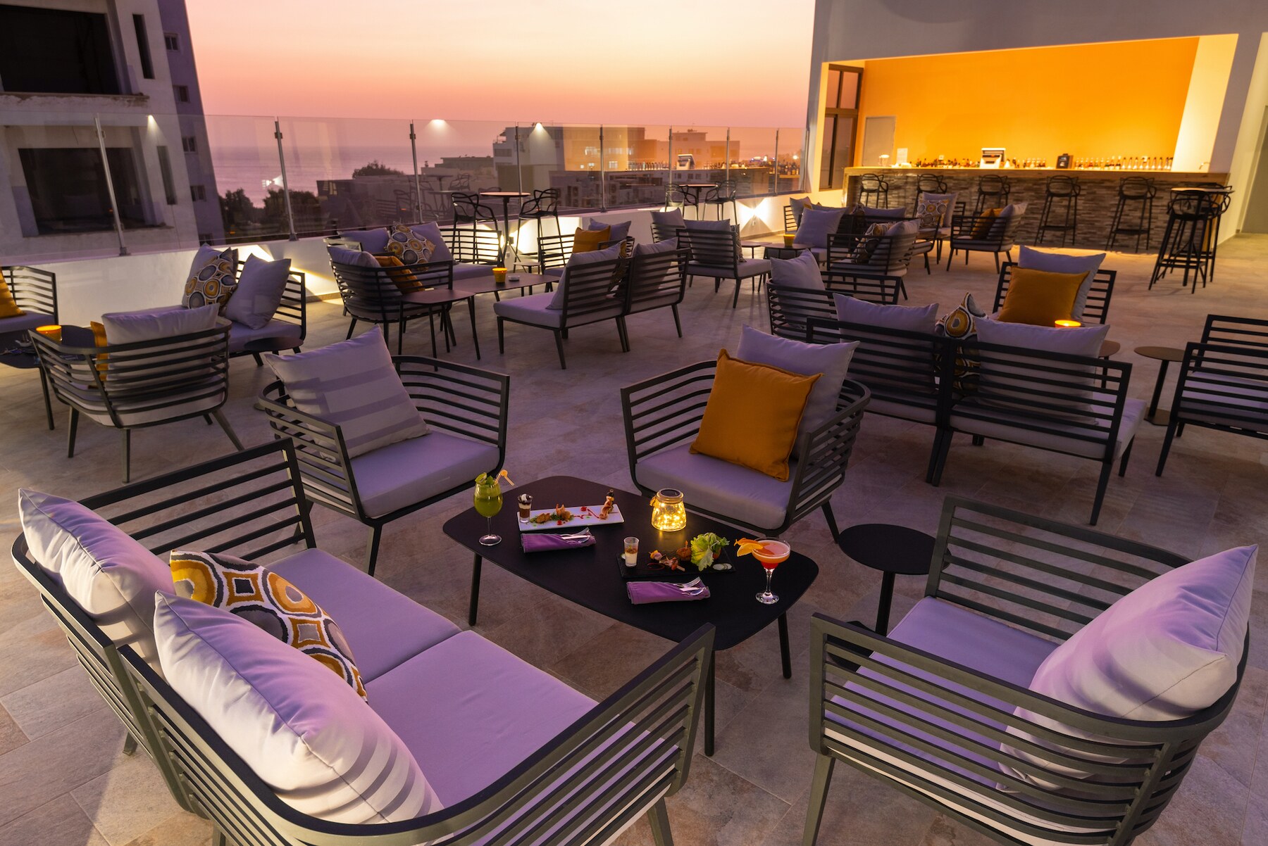 Terrasse du Cactus au coucher du soleil