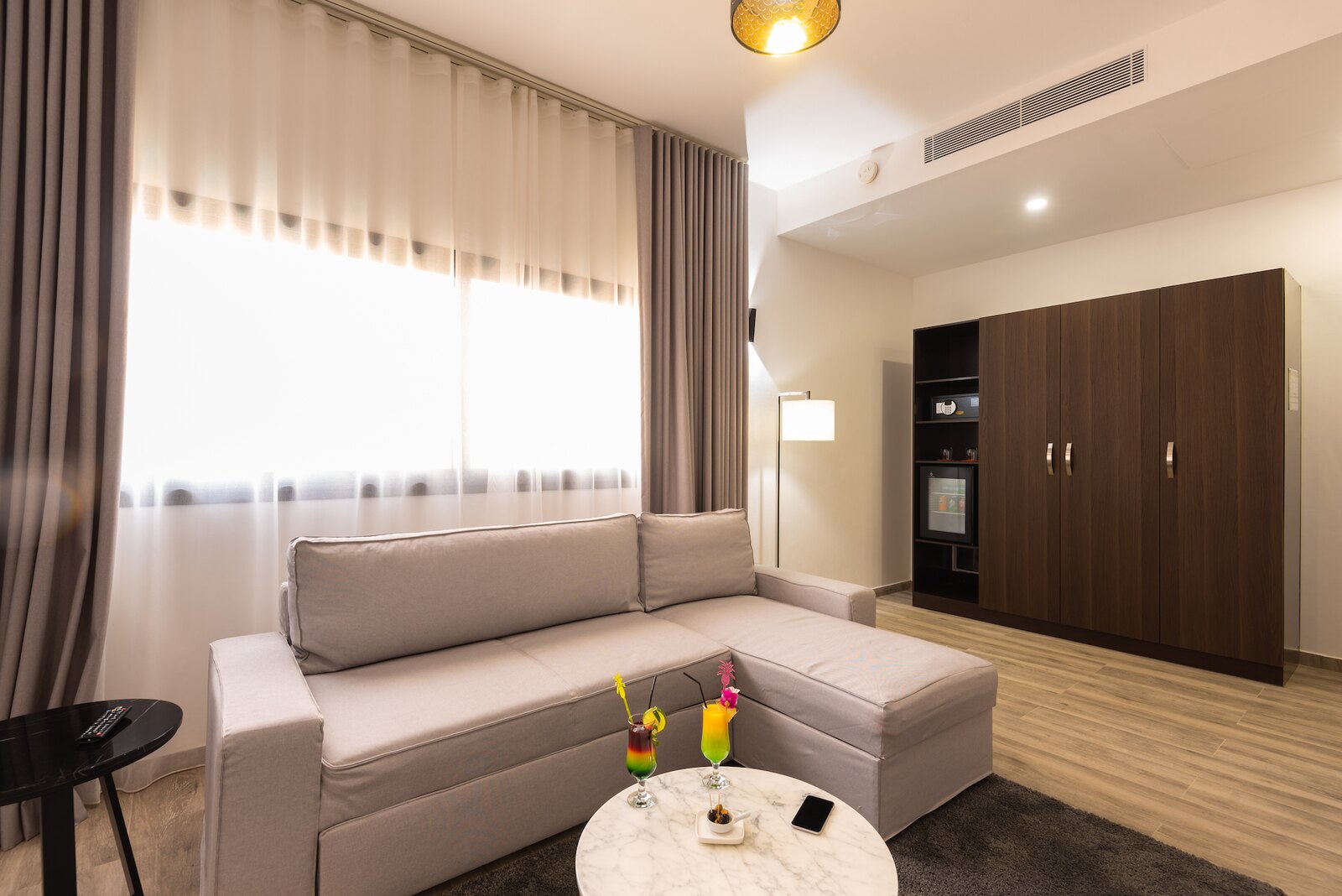 Deluxe Suite lounge